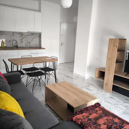 Eva * Golem (Tirana)